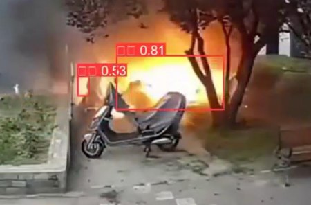 隨著科技的不斷進步，AI人工智能已經(jīng)深入到生活的方方面面，特別是在安全監(jiān)控領(lǐng)域，AI視頻監(jiān)控已經(jīng)成為保障公共安全的重要手段。今天，我們將重點探討AI視頻監(jiān)控與火焰識別算法如何共同守護我們的安全，開啟智能防控新篇章。  AI視頻監(jiān)控具有強大的智能分析和處理能力，能夠?qū)崿F(xiàn)對監(jiān)控區(qū)域的實時監(jiān)控、目標(biāo)識別、行為分析等功能。而火焰識別算法則是AI視頻監(jiān)控的重要應(yīng)用之一，通過對監(jiān)控畫面中的火焰特征進行識別和分析，及時發(fā)現(xiàn)火情，為滅火救援爭取寶貴時間。  火焰識別算法采用了先進的計算機視覺技術(shù)和深度學(xué)習(xí)算法，能夠在復(fù)雜的監(jiān)控畫面中準(zhǔn)確識別火焰特征。一旦檢測到火焰，系統(tǒng)會立即觸發(fā)報警，將火情信息實時推送給相關(guān)人員，實現(xiàn)快速響應(yīng)。  除了火災(zāi)防控，AI視頻監(jiān)控和火焰識別算法在工業(yè)生產(chǎn)、森林防火、古建筑保護等領(lǐng)域也具有廣泛應(yīng)用。它們不僅可以提高安全監(jiān)控的效率和準(zhǔn)確性，還能有效降低人力成本，實現(xiàn)智能化、自動化的安全管理。  總之，AI視頻監(jiān)控與火焰識別算法的結(jié)合，為公共安全防控帶來了革命性的變革。未來，隨著技術(shù)的不斷創(chuàng)新和完善，AI視頻監(jiān)控將在更多領(lǐng)域發(fā)揮重要作用，為我們的生活和工作提供更加安全、便捷的環(huán)境。