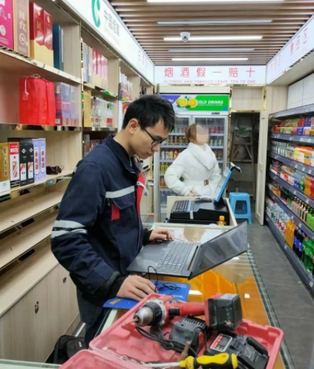 聯(lián)網(wǎng)防盜報(bào)警系統(tǒng)方案以高效、智能、便捷為特點(diǎn)，廣泛應(yīng)用于家庭、商鋪、工廠等各類場(chǎng)所，為您提供全方位的安全保障。